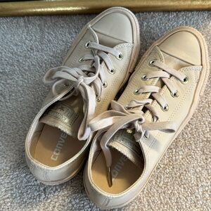 Women’s Converse Sneaker